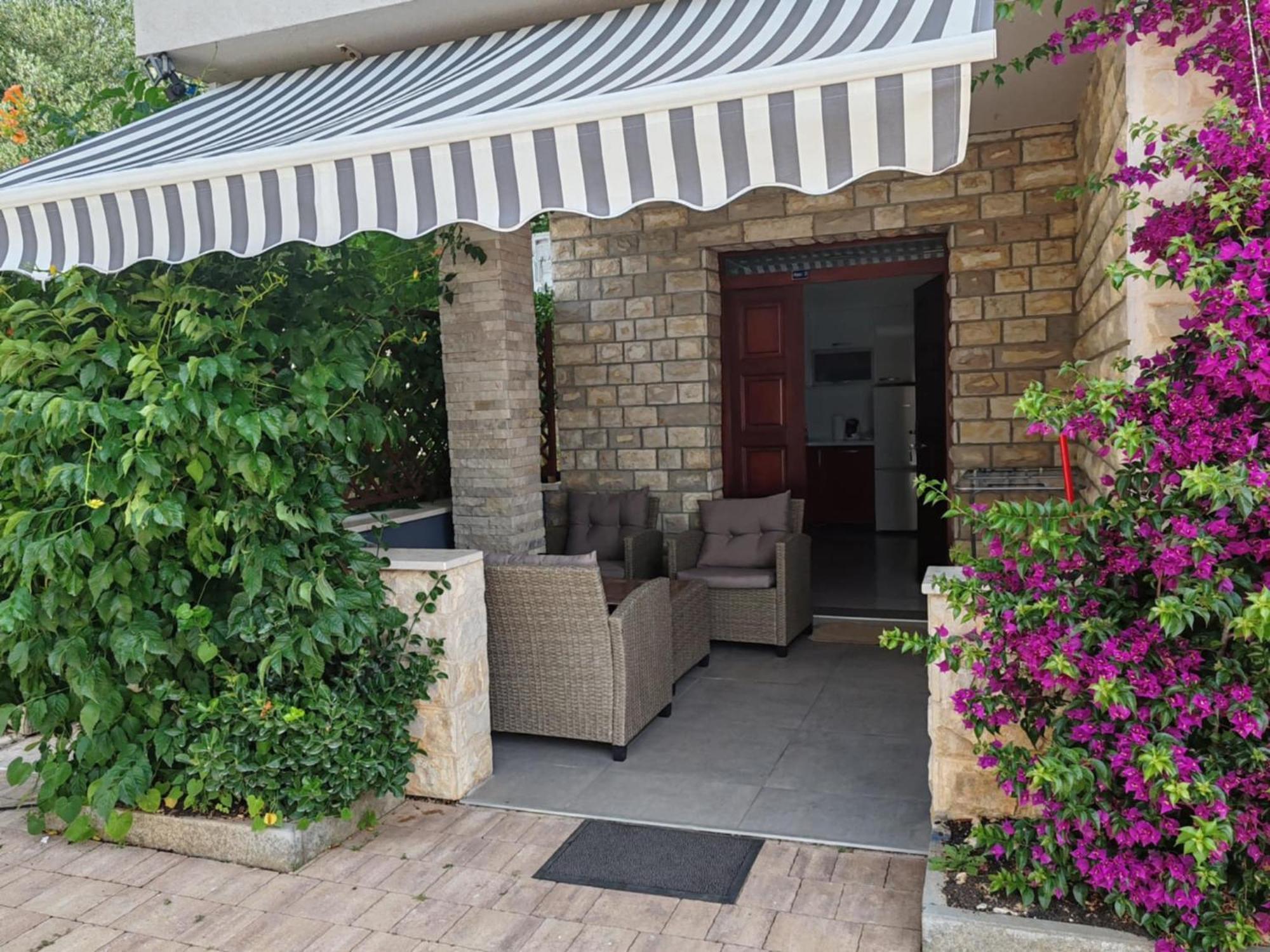 Apartments Bosana XIV Biograd Na Moru Ngoại thất bức ảnh